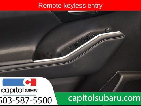 Used 2023 Toyota Highlander XLE image 11