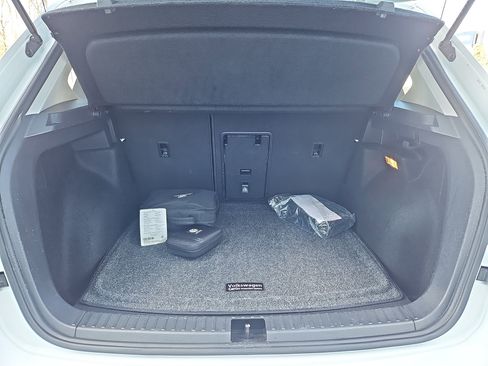 Certified 2022 Volkswagen Taos SEL image 33