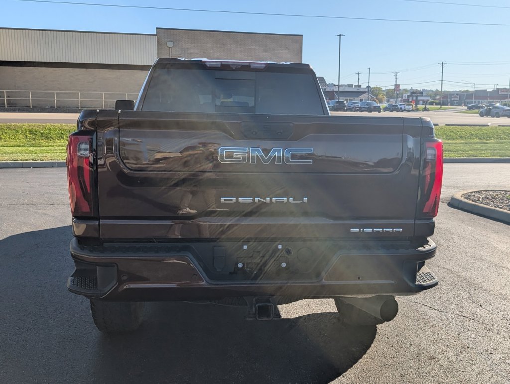 Used 2024 GMC Sierra 2500 Denali Ultimate AWD/4WD image 6