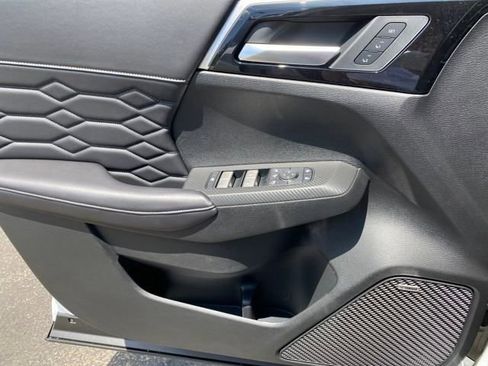 New 2025 Mitsubishi Outlander SEL image 14