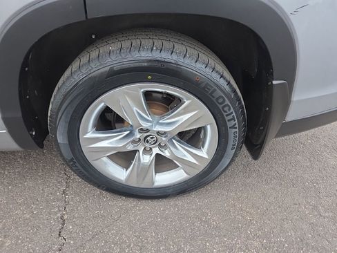 Used 2016 Toyota Highlander Limited image 10