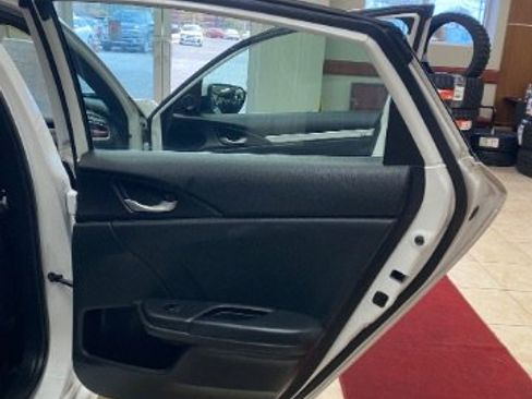 Used 2020 Honda Civic Sport image 10