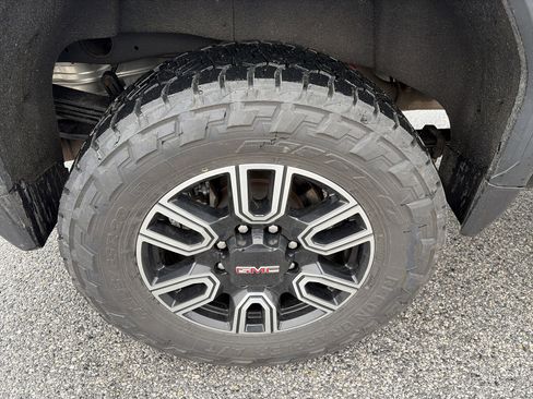 Used 2021 GMC Sierra 2500 AT4 image 15