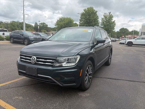 Used 2018 Volkswagen Tiguan SE w/ 3rd Row Seat Package AWD/4WD image 3