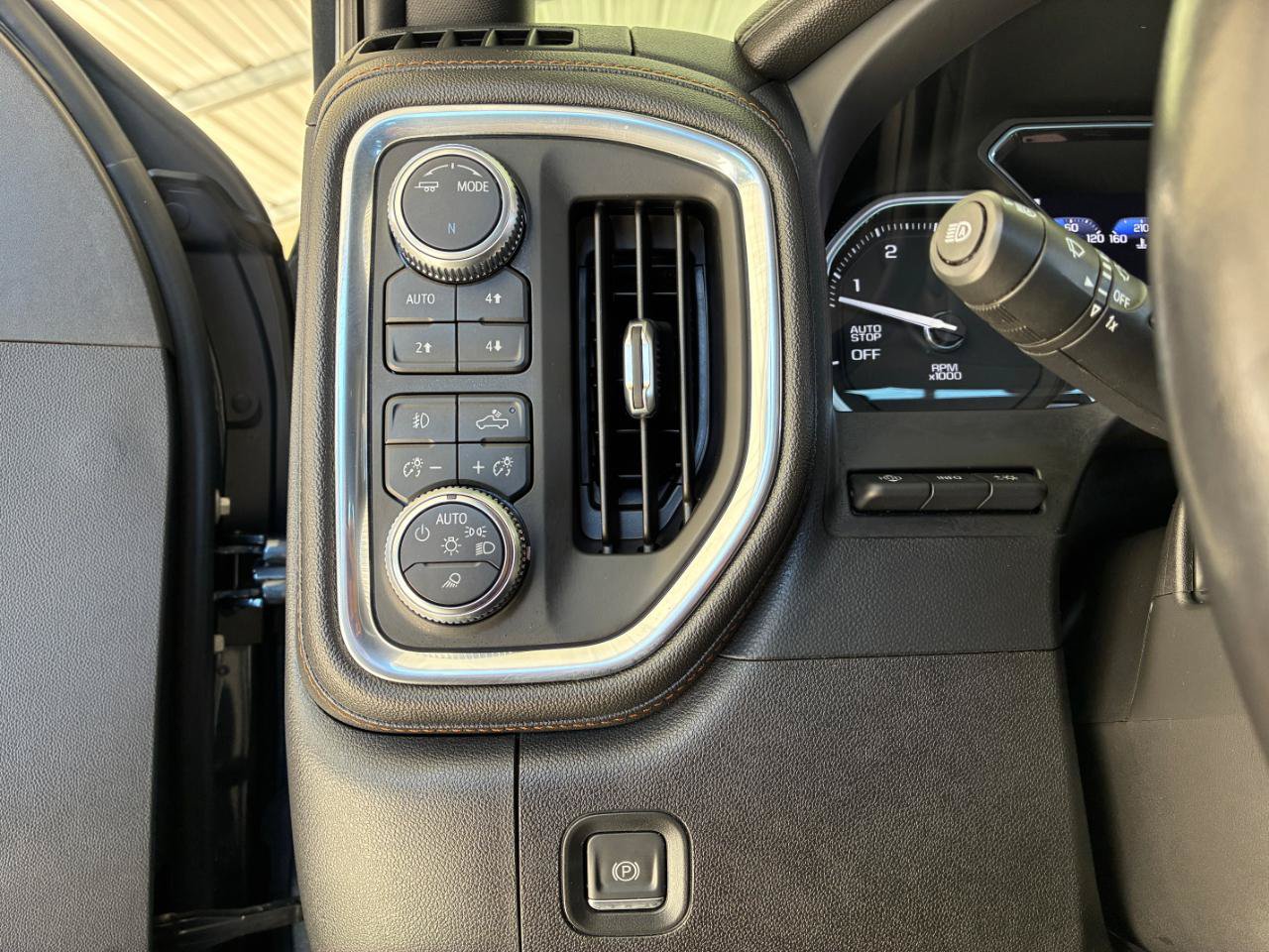 Used 2021 GMC Sierra 1500 AT4 w/ AT4 Premium Package AWD/4WD image 25