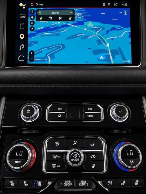 Used 2024 GMC Yukon Denali w/ Advanced Technology Package AWD/4WD image 33
