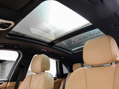 Used 2024 Porsche Macan image 5