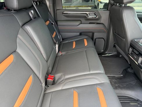 Used 2025 GMC Sierra 3500 AT4 w/ AT4 Premium Plus Package AWD/4WD image 18