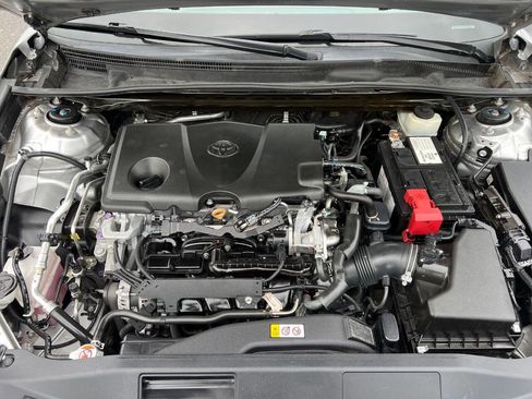 Used 2018 Toyota Camry SE w/ Convenience Package FWD image 21