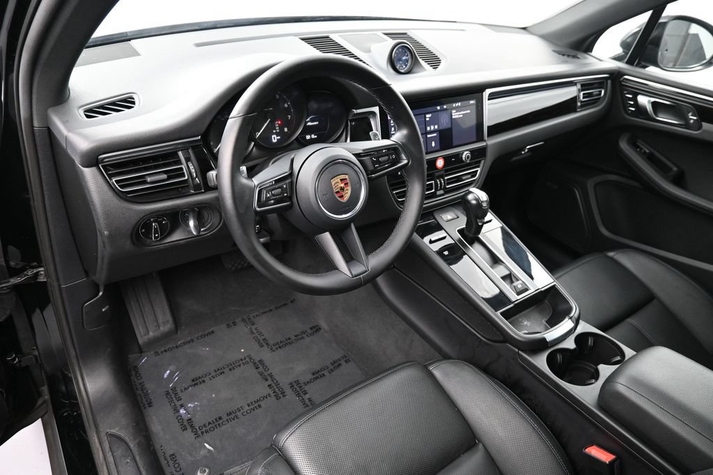 Used 2023 Porsche Macan AWD/4WD image 4