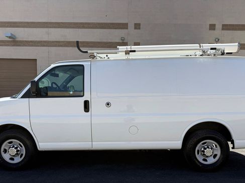 Used 2013 Chevrolet Express 2500 RWD image 4