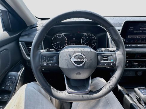 Used 2026 Nissan Rogue SV w/ SV Premium Package FWD image 11