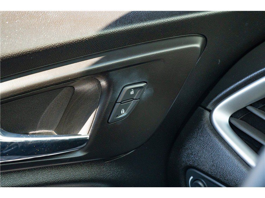 Used 2025 Chevrolet Malibu RS w/ LPO, Floor Liner Package FWD image 14