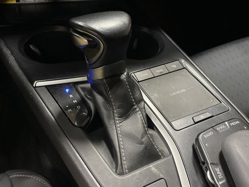 Used 2022 Lexus UX 200 w/ Accessory Package (Z2) image 26