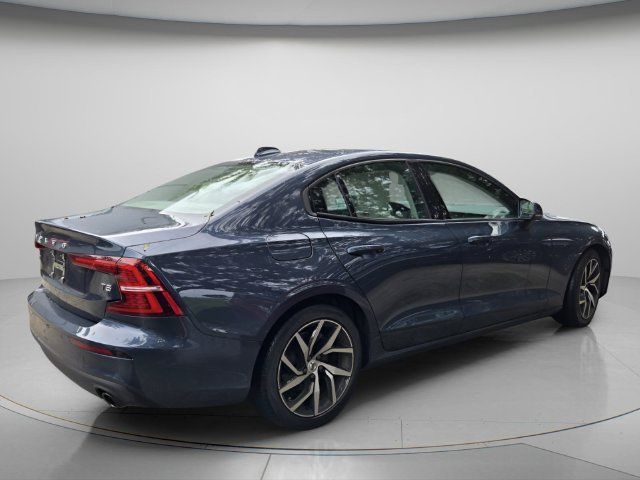 Used 2020 Volvo S60 T5 Momentum FWD image 5