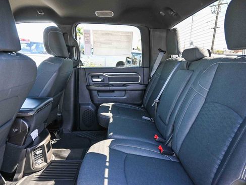 New 2026 RAM 2500 Big Horn AWD/4WD image 18
