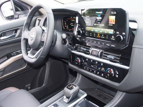 New 2025 Nissan Pathfinder Platinum w/ Cargo Package image 10