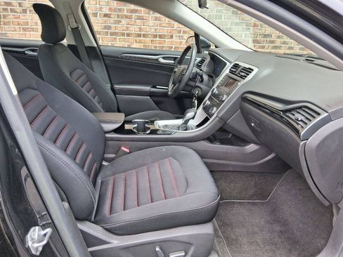 Used 2015 Ford Fusion SE w/ Equipment Group 201A AWD/4WD image 12