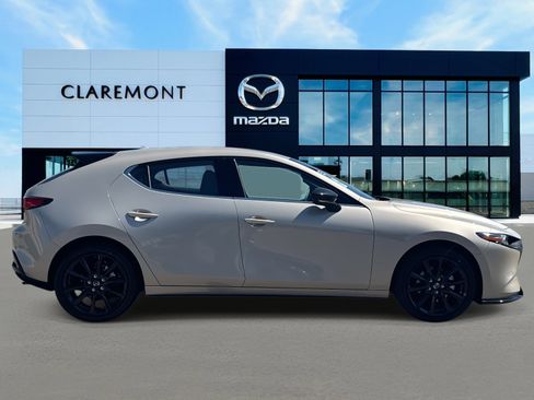 New 2026 MAZDA MAZDA3 Hatchback w/Premium Plus Pkg image 4