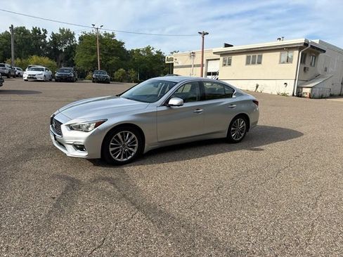 Used 2018 INFINITI Q50 Luxe w/ Sensory Package (Luxe) AWD/4WD image 3