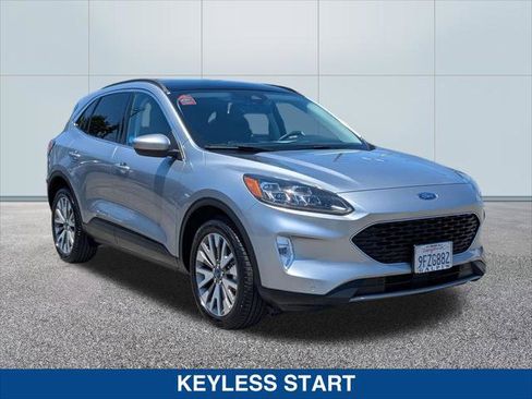 Certified 2022 Ford Escape Titanium w/ Class II Trailer Tow Package AWD/4WD image 7