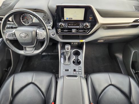 Used 2024 Toyota Highlander XSE image 25