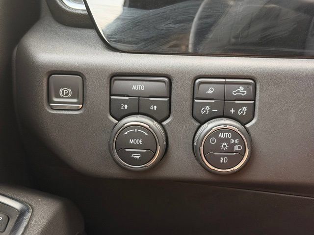 Used 2022 Chevrolet Silverado 1500 LTZ AWD/4WD image 26
