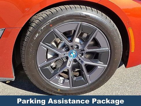 Used 2022 BMW i4 eDrive40 w/ Premium Package image 10