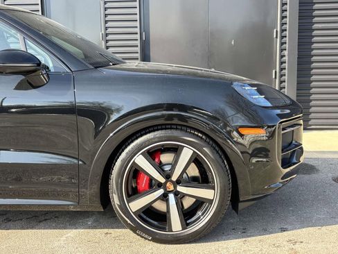 New 2026 Porsche Cayenne GTS image 14