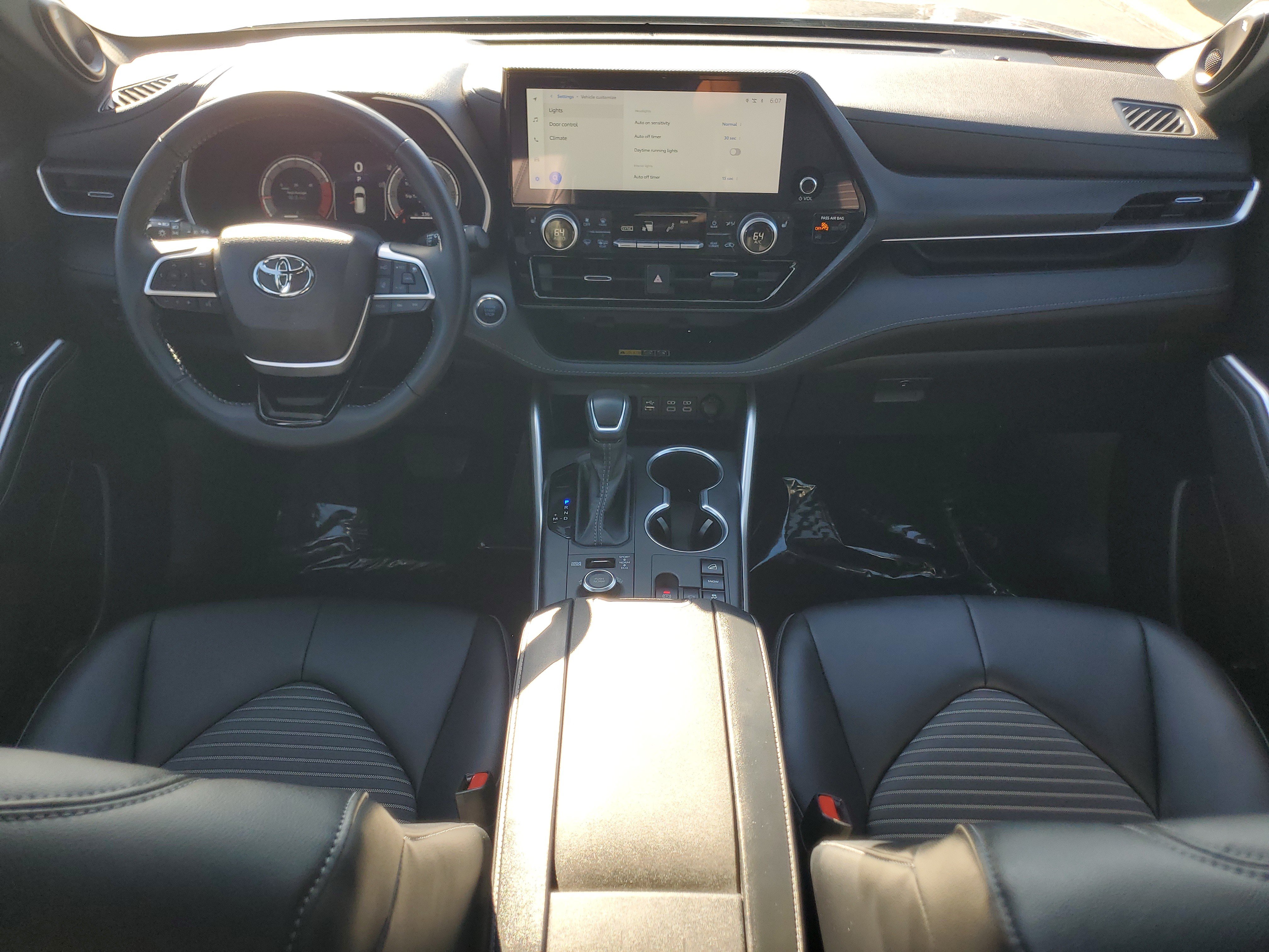 Certified 2026 Toyota Highlander XSE AWD/4WD image 15