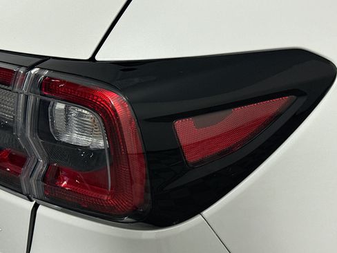 Used 2024 Subaru Outback Premium AWD/4WD image 31