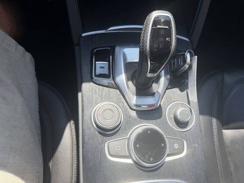 Used 2022 Alfa Romeo Stelvio Sprint AWD/4WD image 37
