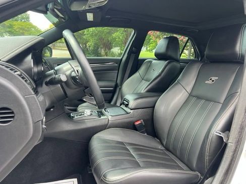Used 2019 Chrysler 300 S w/ S Model Appearance Package RWD image 13