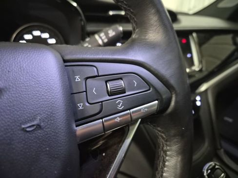 Used 2020 Cadillac XT6 Premium Luxury image 19