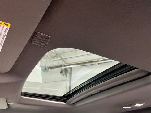 Used 2026 GMC Sierra 1500 SLT image 7