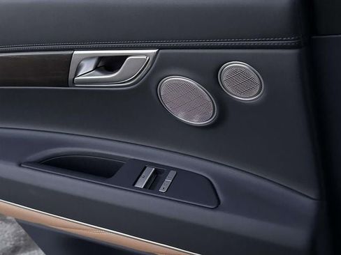 Used 2023 Genesis GV80 3.5T image 25