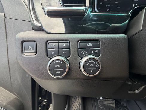 Used 2023 GMC Sierra 1500 Elevation AWD/4WD image 3
