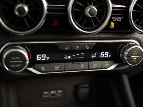 Used 2023 Nissan Sentra SR w/ SR Premium Package FWD image 14