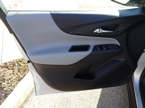 Used 2020 Chevrolet Equinox LT image 14