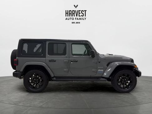 Used 2022 Jeep Wrangler Unlimited Sahara AWD/4WD image 26