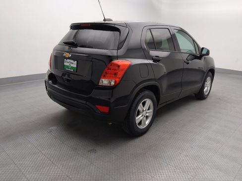Used 2020 Chevrolet Trax LS w/ Tint and Cruise Package FWD image 9