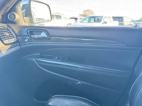 Used 2019 Jeep Grand Cherokee Overland image 27