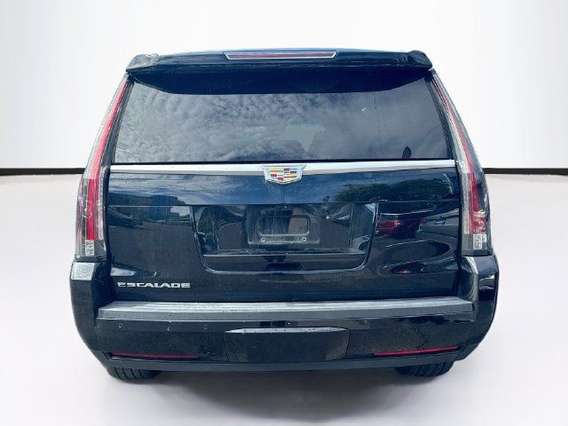 Used 2017 Cadillac Escalade Luxury AWD/4WD image 7