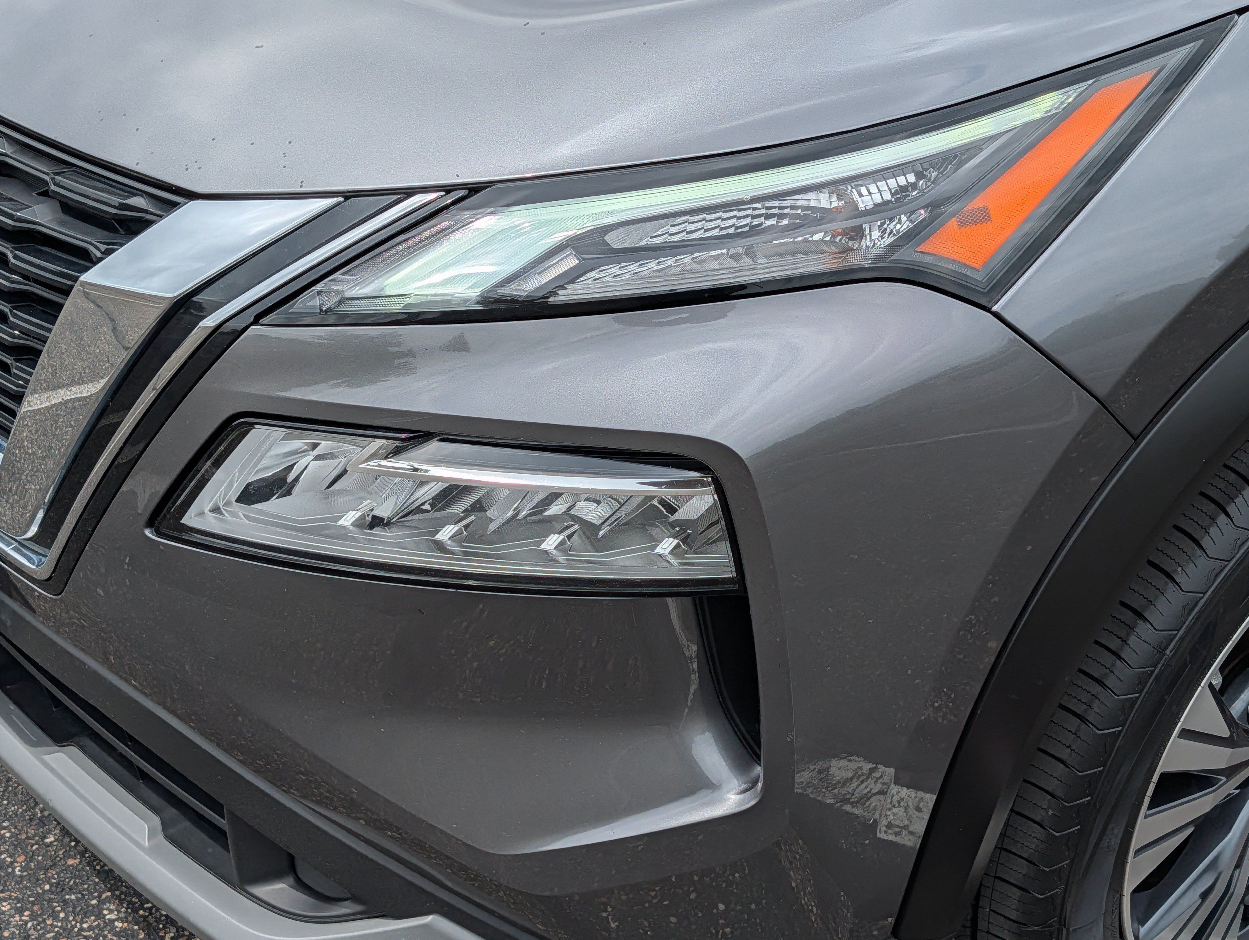 Used 2023 Nissan Rogue SV AWD/4WD image 16
