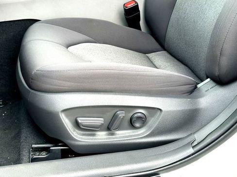Used 2021 Toyota Camry LE FWD image 12