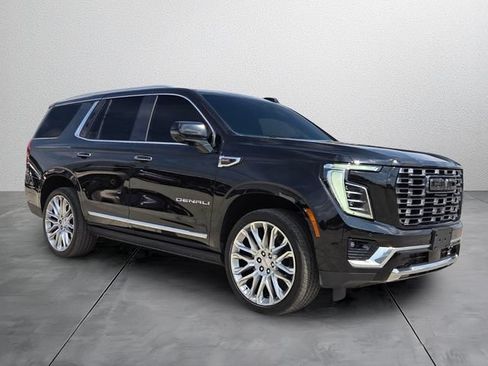 Used 2025 GMC Yukon Denali w/ Denali Reserve Package AWD/4WD image 6