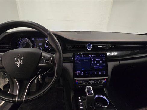 Used 2023 Maserati Quattroporte GT image 12