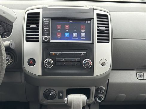 Used 2019 Nissan Frontier SV image 5
