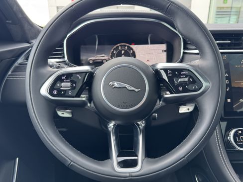 Used 2026 Jaguar F-PACE R-Dynamic S AWD/4WD image 16