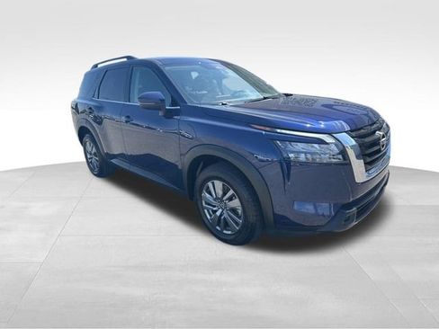 Used 2025 Nissan Pathfinder SV AWD/4WD image 7